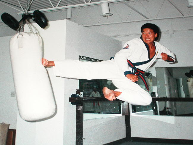 Master Floyd Soo - E Dan Yup Chagi